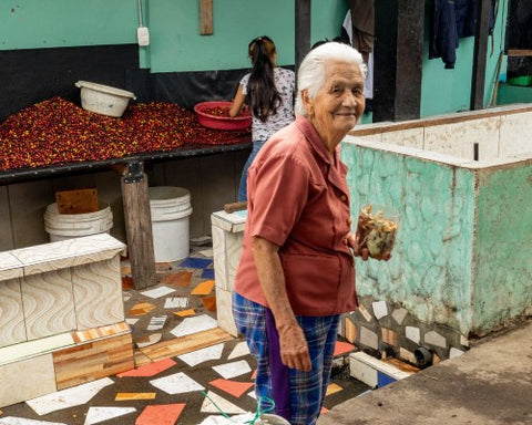 Hermanos Colombian coffee farmer in Villa Maria